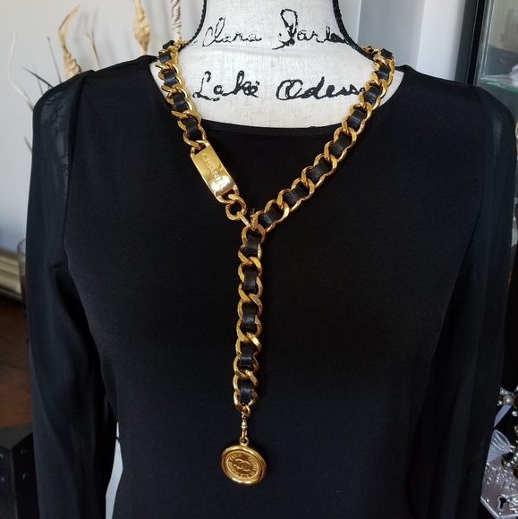 CHANEL Accessories - Gold Médallion Leather Chain Link Belt